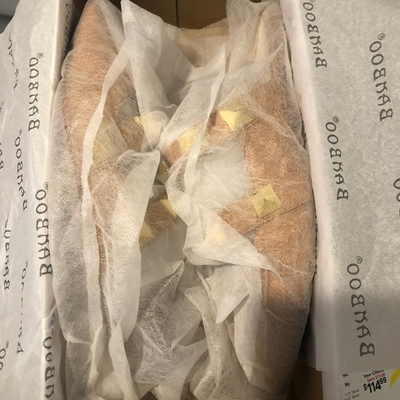 “BAMBOO “CHIC NEW SLIP ON’s LIKE Valentin….black/ tan - Picture 15 of 16